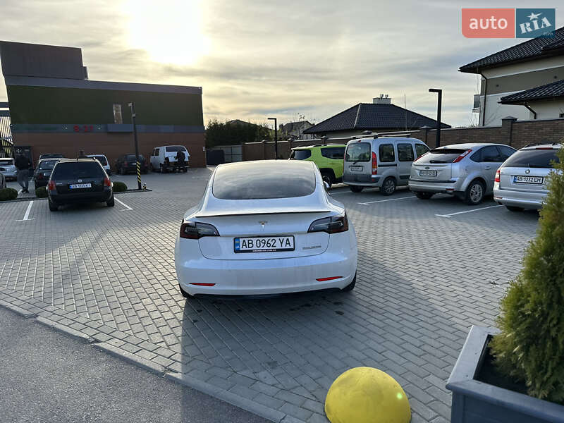 Седан Tesla Model 3 2020 в Виннице