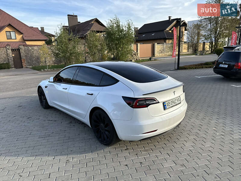 Седан Tesla Model 3 2020 в Виннице