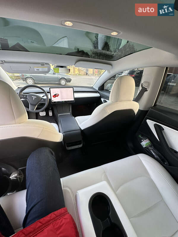 Седан Tesla Model 3 2020 в Виннице