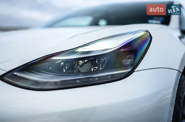 Седан Tesla Model 3 2022 в Львові