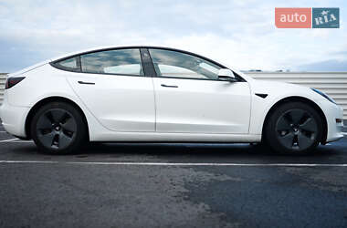 Седан Tesla Model 3 2022 в Львові
