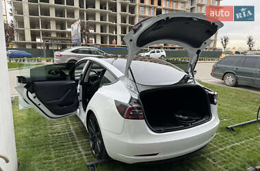 Седан Tesla Model 3 2020 в 