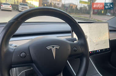 Седан Tesla Model 3 2019 в 