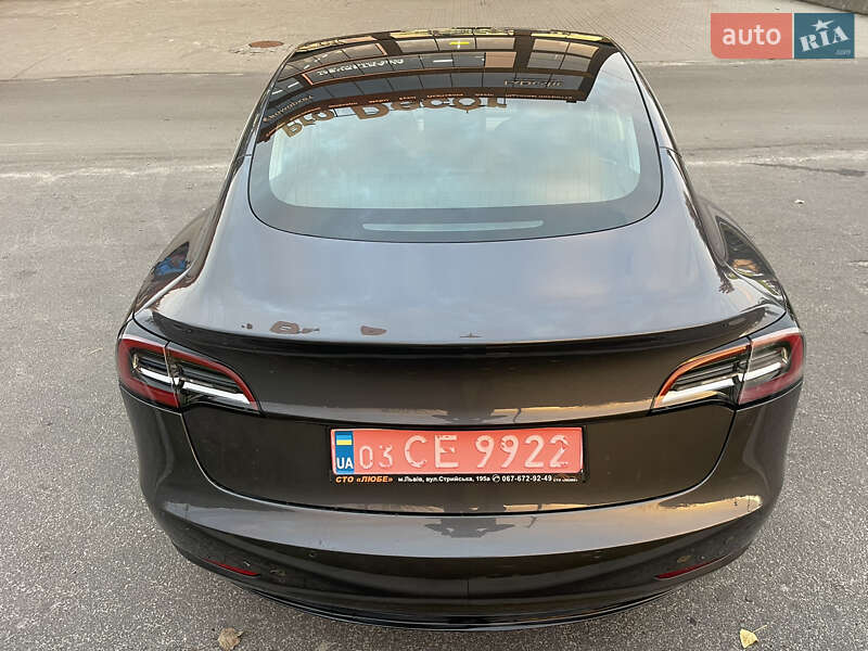 Седан Tesla Model 3 2019 в Киеве