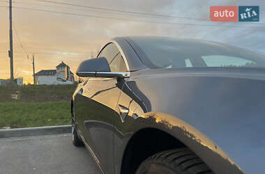 Седан Tesla Model 3 2019 в 