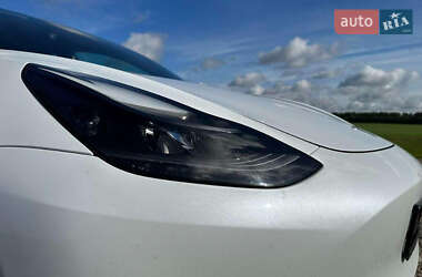 Седан Tesla Model 3 2020 в 
