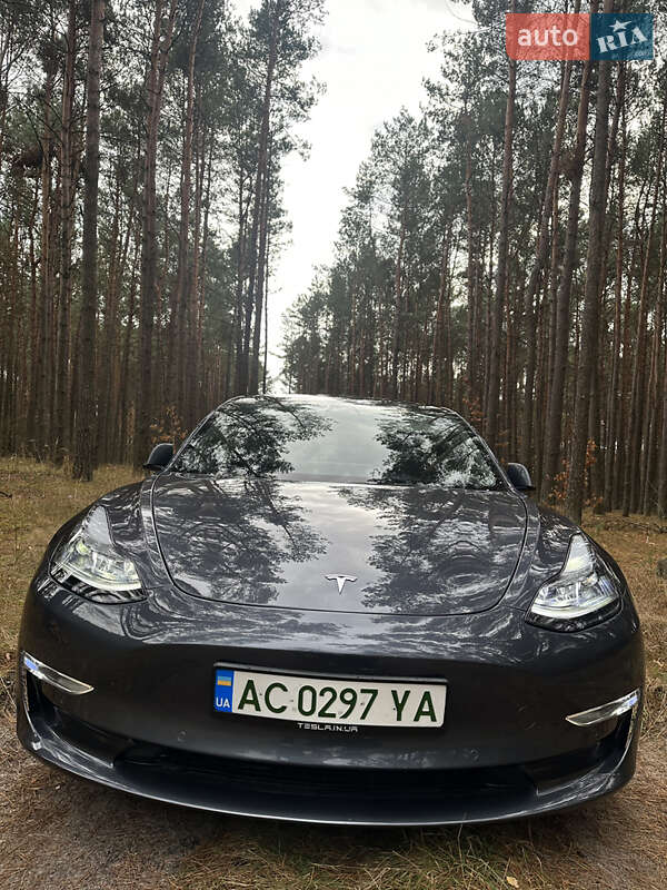 Седан Tesla Model 3 2022 в Любомлі