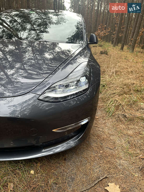 Седан Tesla Model 3 2022 в Любомлі