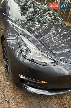 Седан Tesla Model 3 2022 в Любомле
