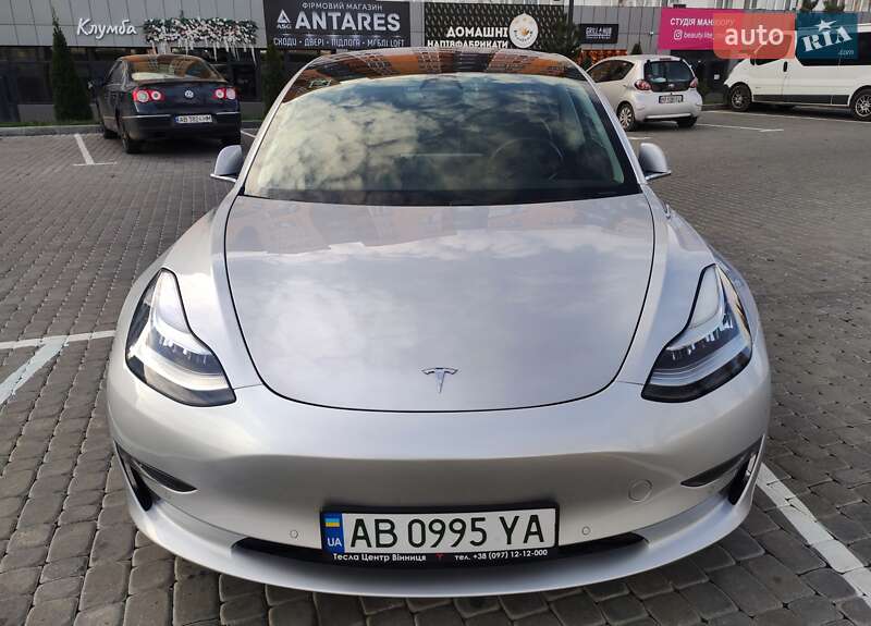 Седан Tesla Model 3 2018 в Виннице