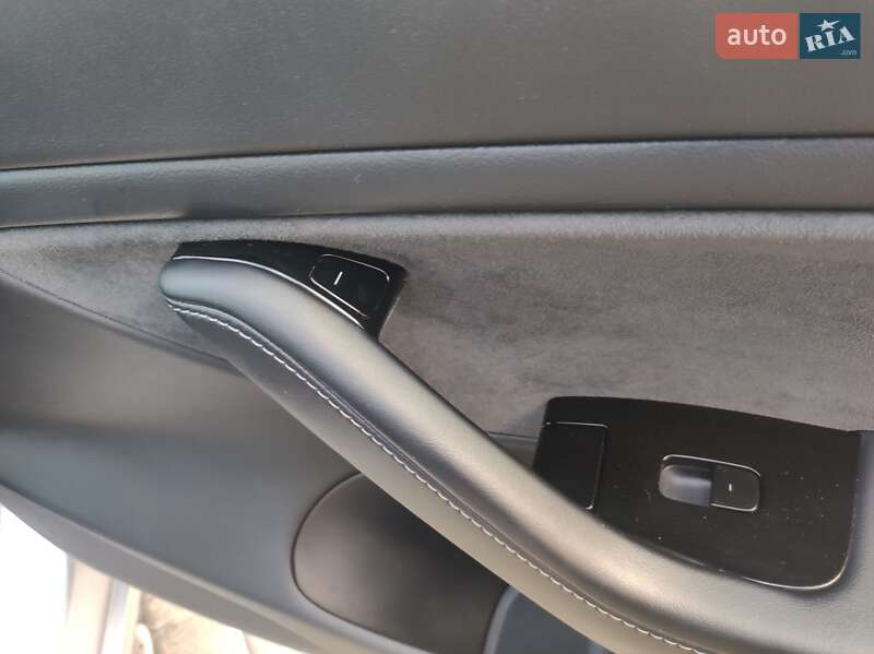 Седан Tesla Model 3 2018 в Виннице