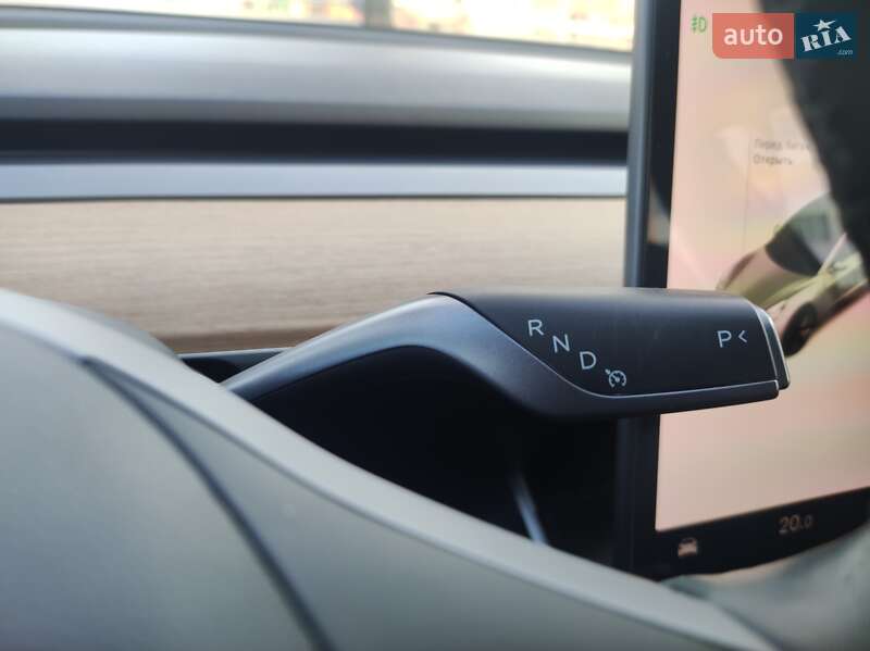 Седан Tesla Model 3 2018 в Виннице