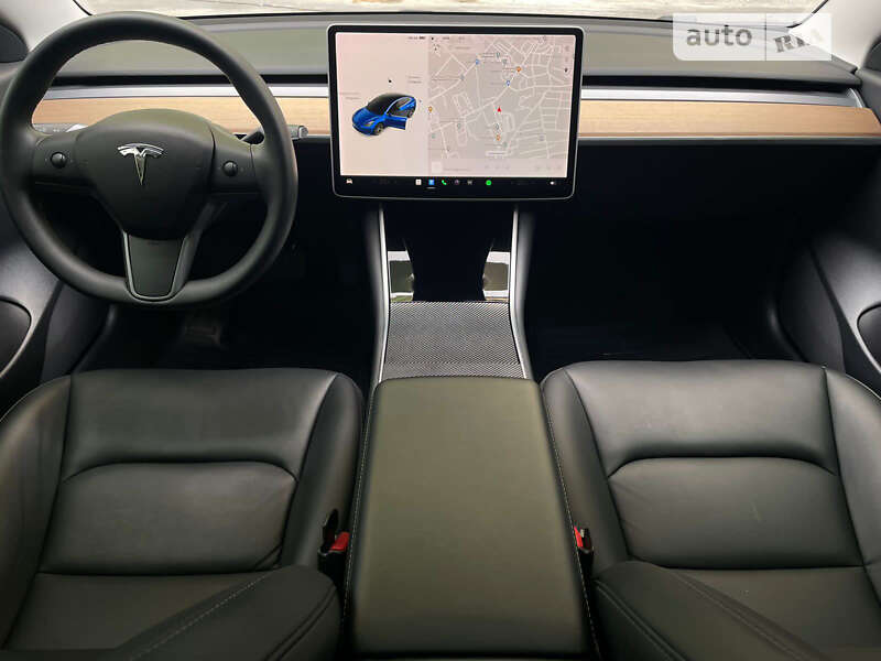 Седан Tesla Model 3 2020 в Шостці