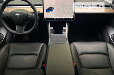 Седан Tesla Model 3 2020 в 