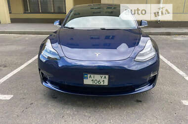 Седан Tesla Model 3 2020 в 