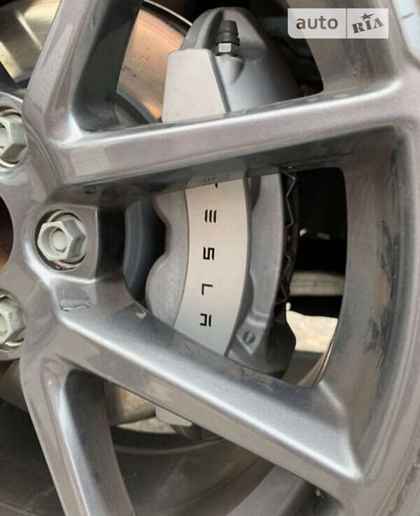 Седан Tesla Model 3 2021 в Киеве