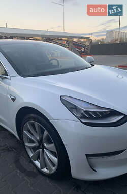 Седан Tesla Model 3 2018 в Білій Церкві