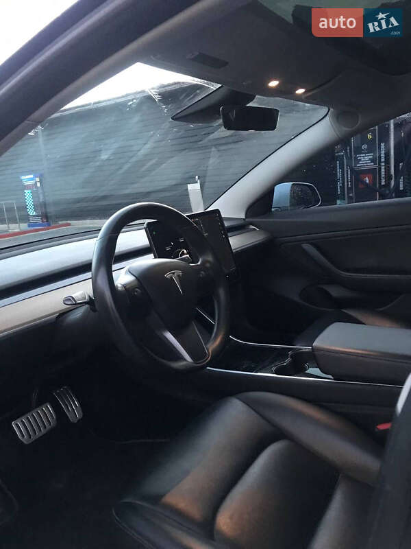 Седан Tesla Model 3 2018 в Білій Церкві