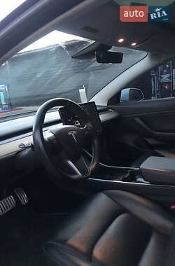 Седан Tesla Model 3 2018 в 