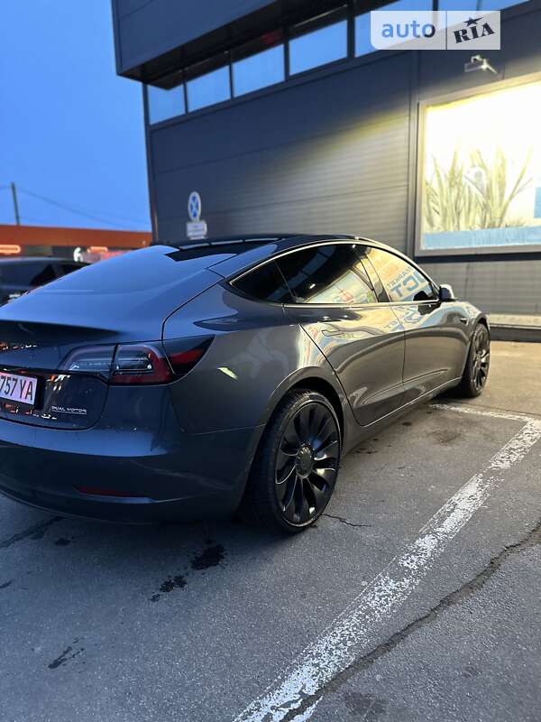 Седан Tesla Model 3 2022 в Харкові