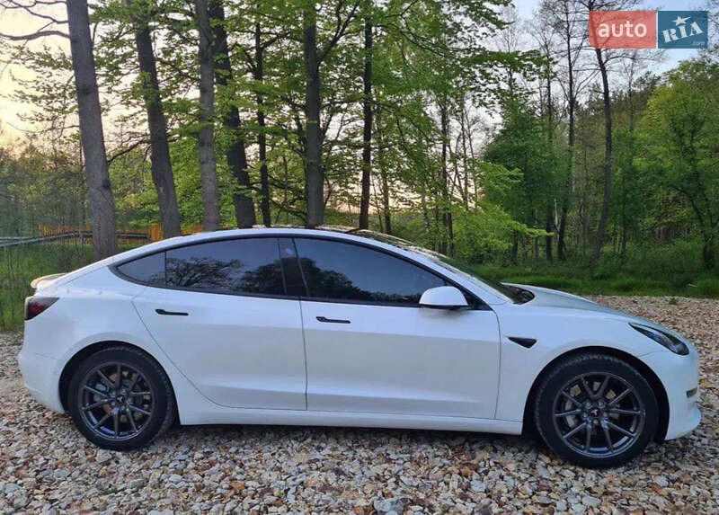 Седан Tesla Model 3 2018 в Киеве