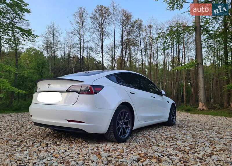Седан Tesla Model 3 2018 в Киеве