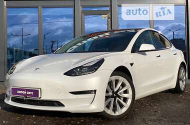 Седан Tesla Model 3 2021 в Киеве