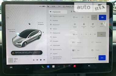 Седан Tesla Model 3 2021 в Киеве