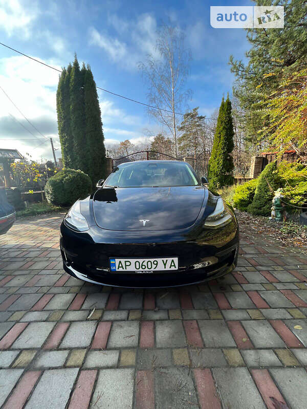 Седан Tesla Model 3 2018 в 