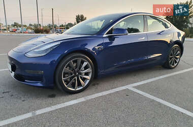 Седан Tesla Model 3 2019 в Броварах