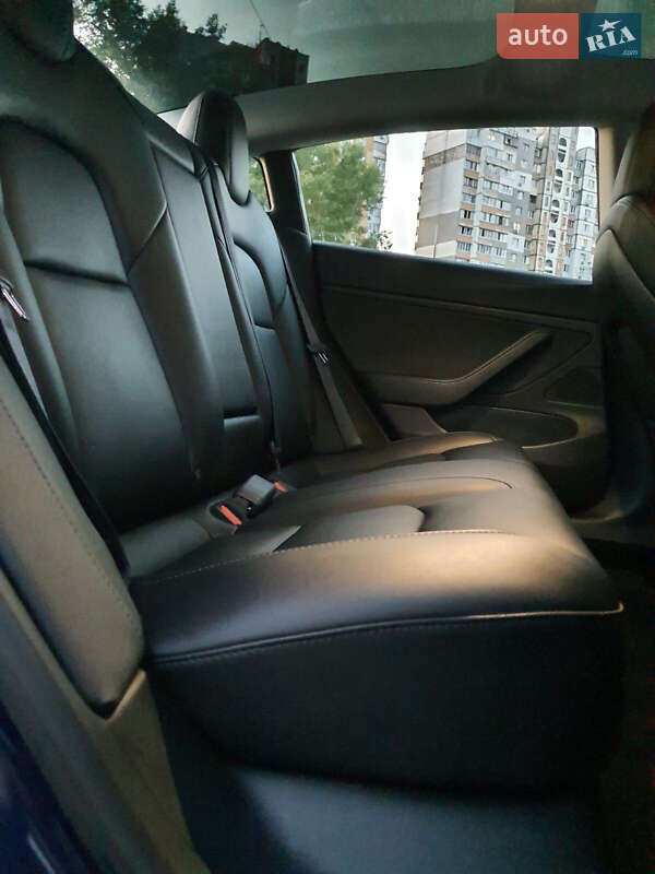 Седан Tesla Model 3 2019 в Броварах