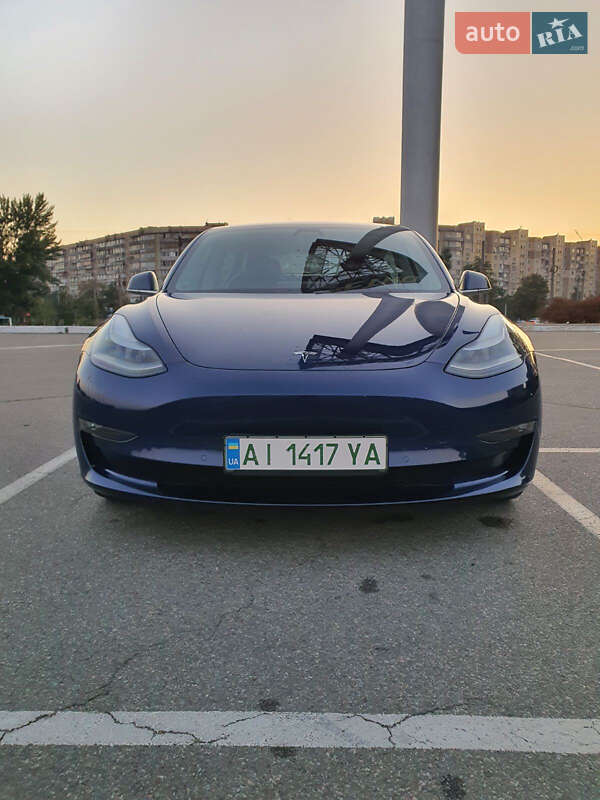 Седан Tesla Model 3 2019 в Броварах