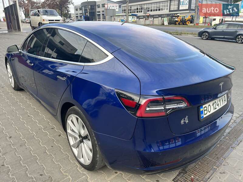 Седан Tesla Model 3 2018 в Тернополе