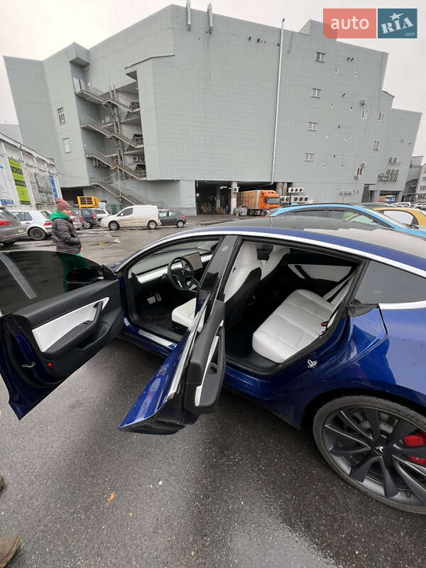 Седан Tesla Model 3 2020 в Полтаве