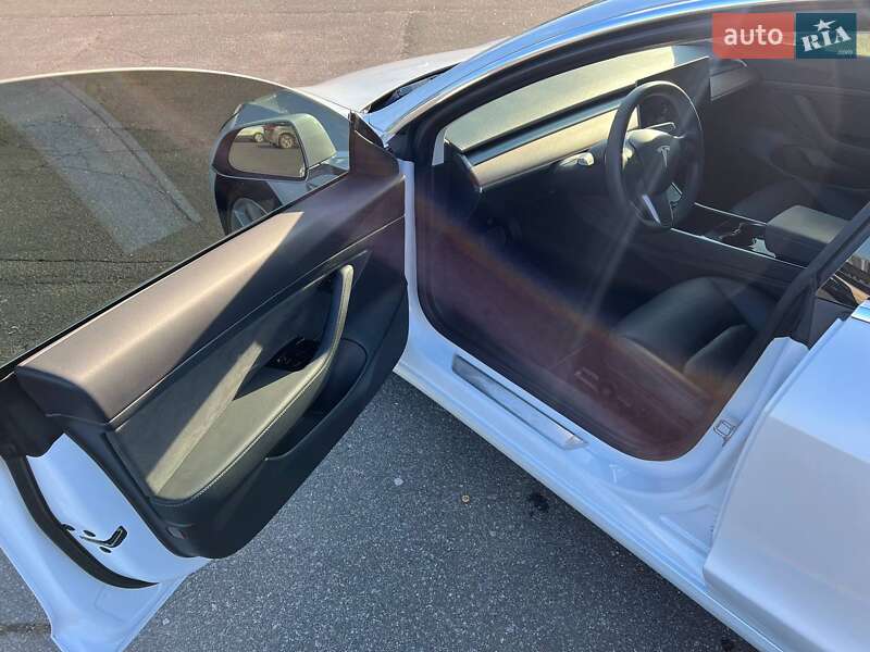 Седан Tesla Model 3 2020 в Харькове