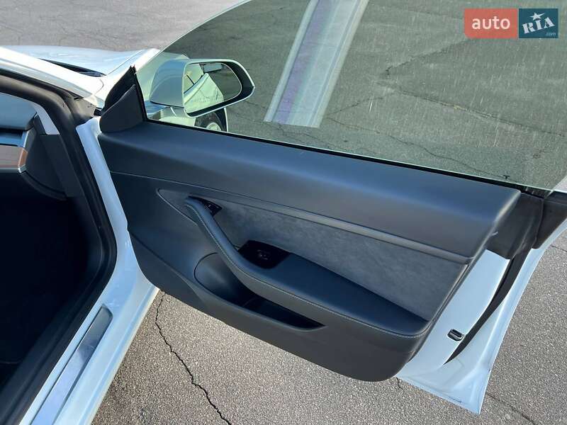 Седан Tesla Model 3 2020 в Харькове