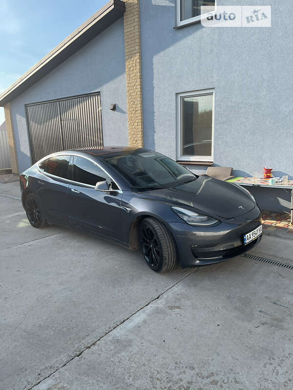 Седан Tesla Model 3 2018 в Переяславе