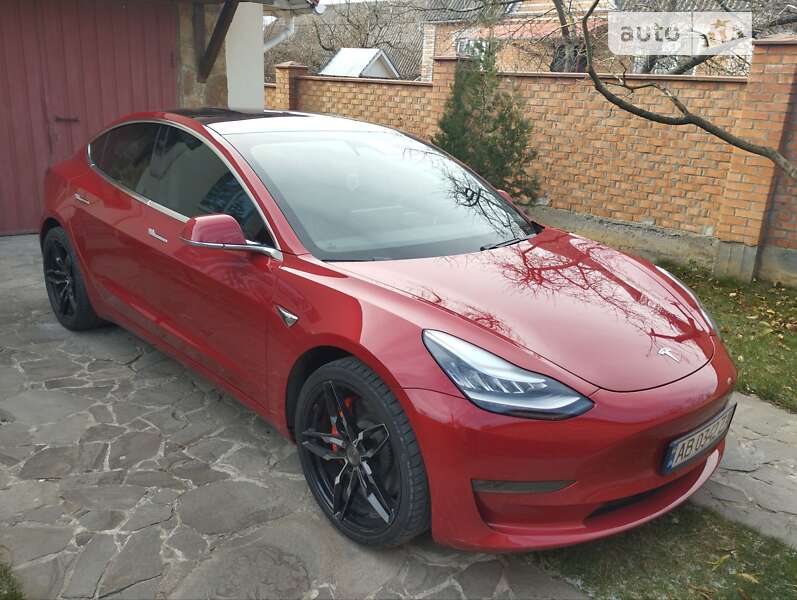 Седан Tesla Model 3 2018 в Виннице