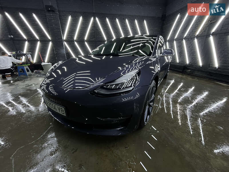 Седан Tesla Model 3 2020 в Киеве