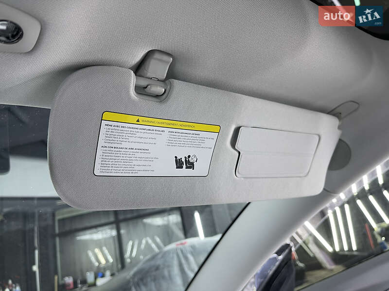 Седан Tesla Model 3 2020 в Киеве