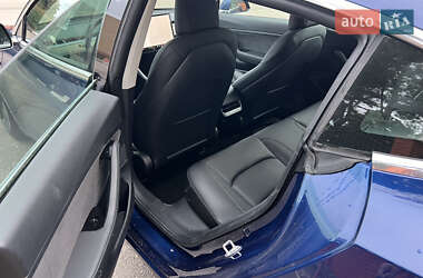 Седан Tesla Model 3 2020 в 