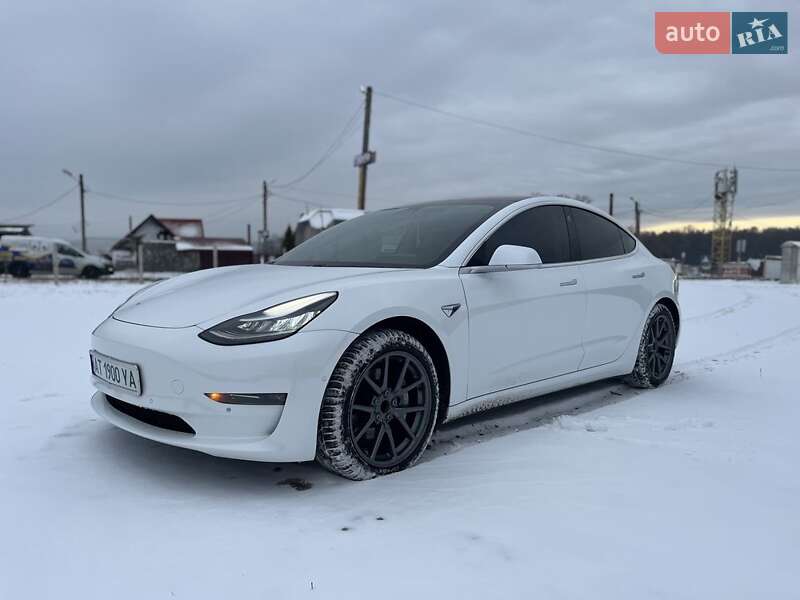 Седан Tesla Model 3 2018 в Ивано-Франковске