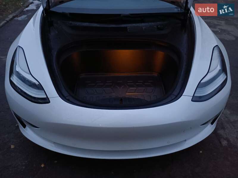 Седан Tesla Model 3 2019 в Горишних Плавнях