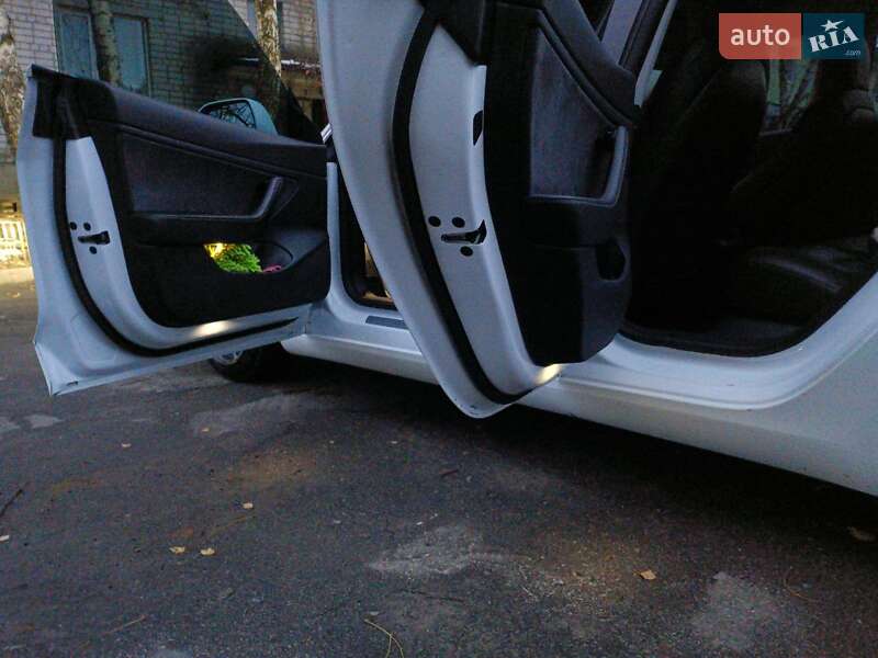 Седан Tesla Model 3 2019 в Горишних Плавнях