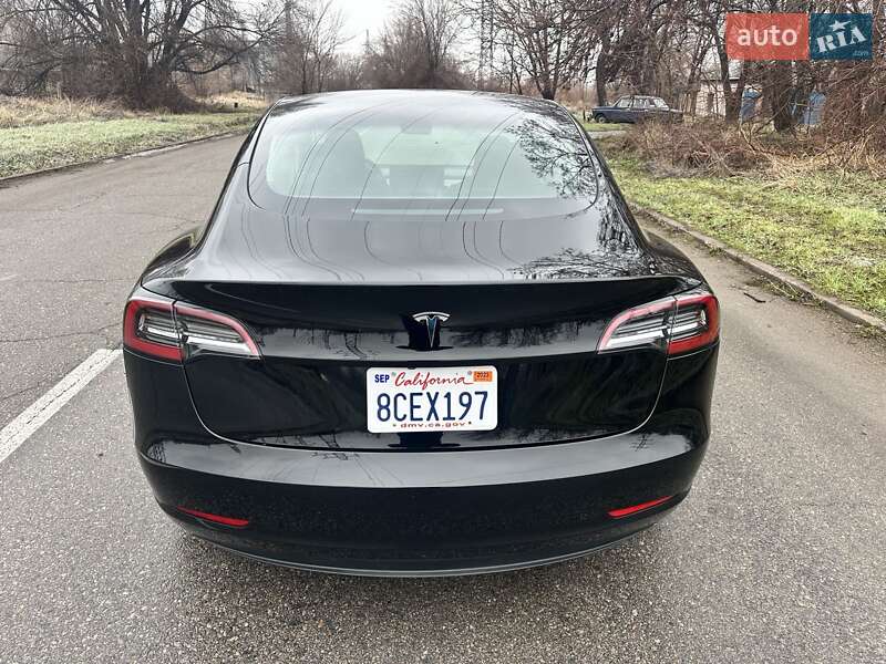 Седан Tesla Model 3 2023 в Запорожье