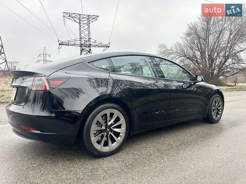 Седан Tesla Model 3 2023 в Запорожье