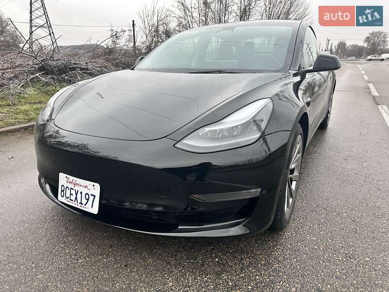 Седан Tesla Model 3 2023 в Запорожье