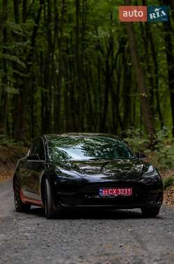 Седан Tesla Model 3 2018 в Луцке