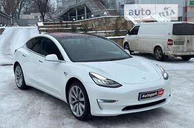 Седан Tesla Model 3 2017 в Киеве