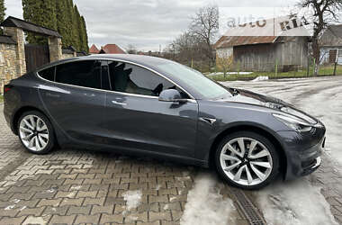 Седан Tesla Model 3 2019 в 